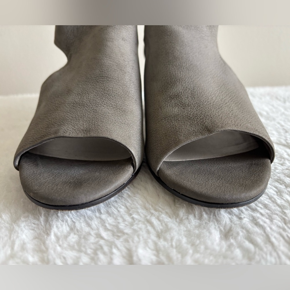 Eileen Fisher Gray Peep-Toe Heeled Sandals Sz 10 - Picture 3 of 14